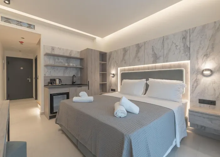Alora Luxury - Adults Only מלון לימנאס